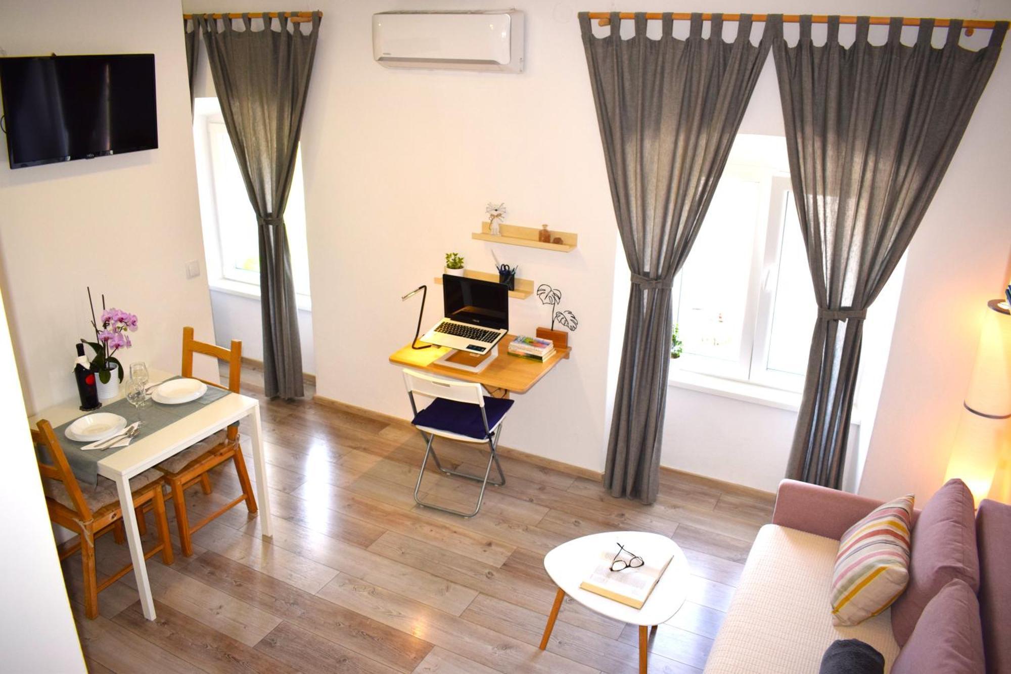 Apartman "Nicole" พูลา ภายนอก รูปภาพ