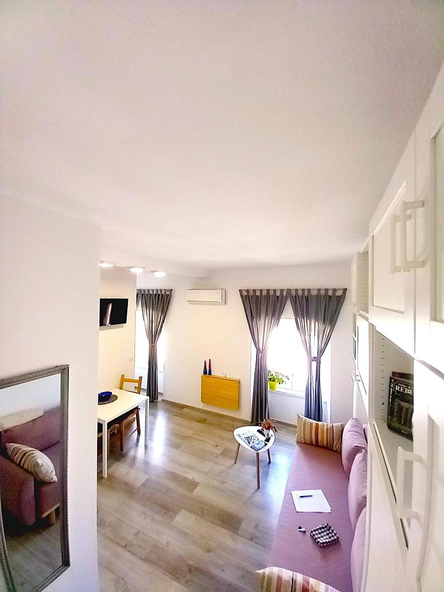 Apartman "Nicole" พูลา ภายนอก รูปภาพ
