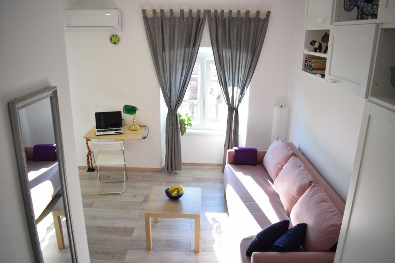 Apartman "Nicole" พูลา ภายนอก รูปภาพ